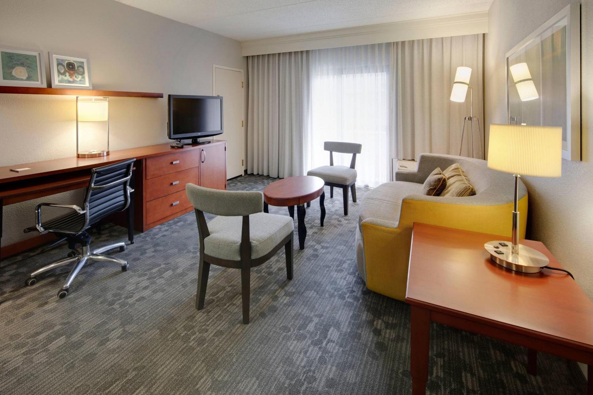 Courtyard By Marriott Atlanta Windy Hill/Ballpark Smyrna Exterior foto